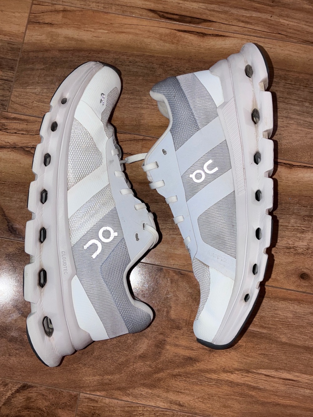 On Cloud Runner 2 Women’s Sneakers, white - size 6 - Picture 3 of 10